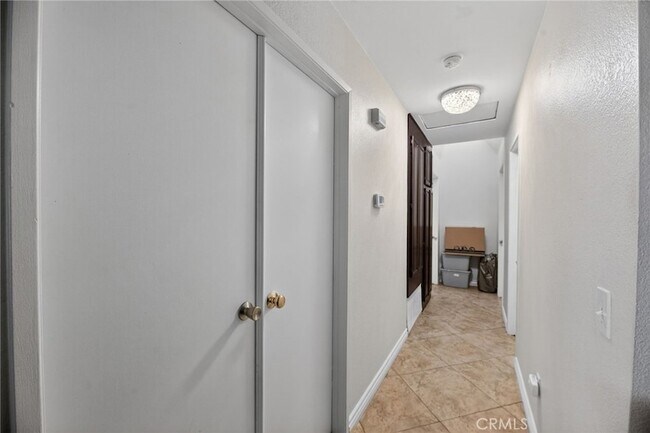 Building Photo - 39427 Canyon Rim Cir