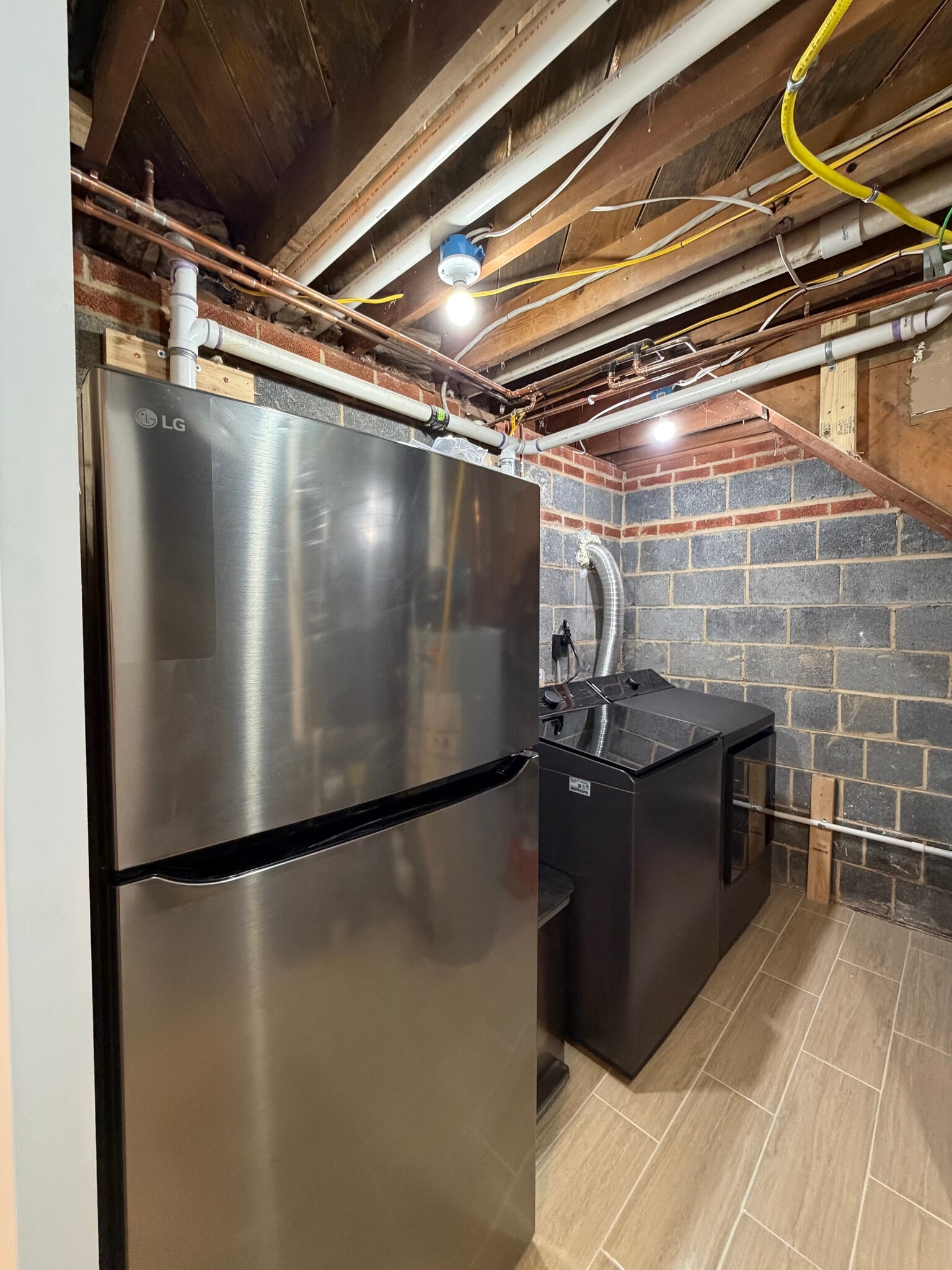 Building Photo - 6524 Greenleaf St