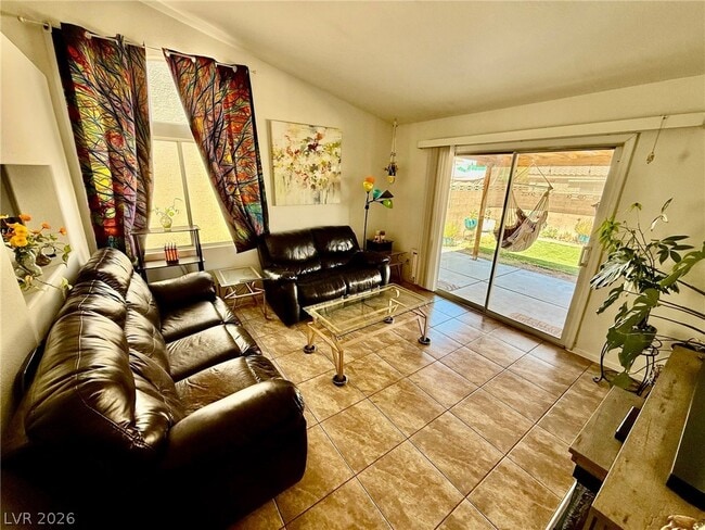 Building Photo - 1708 Crystal Chimes Dr