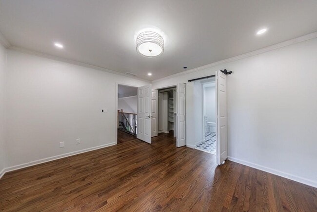 Building Photo - 459 Atlanta Country Club Dr
