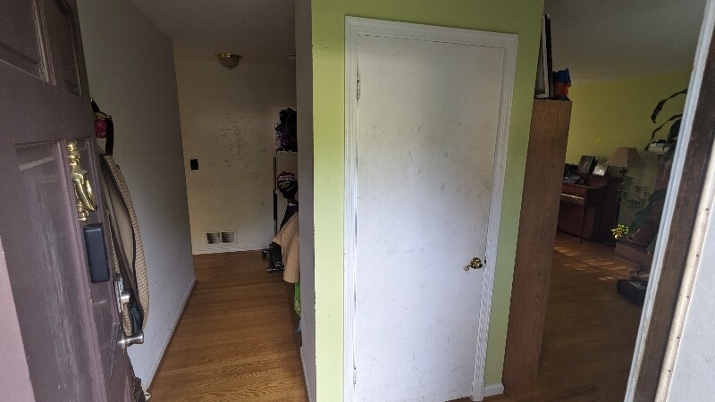 Building Photo - 10 Honeybee Ave