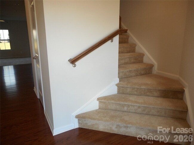 Building Photo - 322 Willow Wood Ct