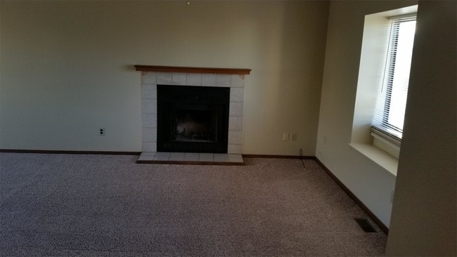 Building Photo - 6465 Chantilly Pl