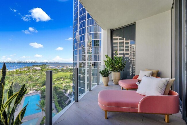 Building Photo - 2821 S Bayshore Dr