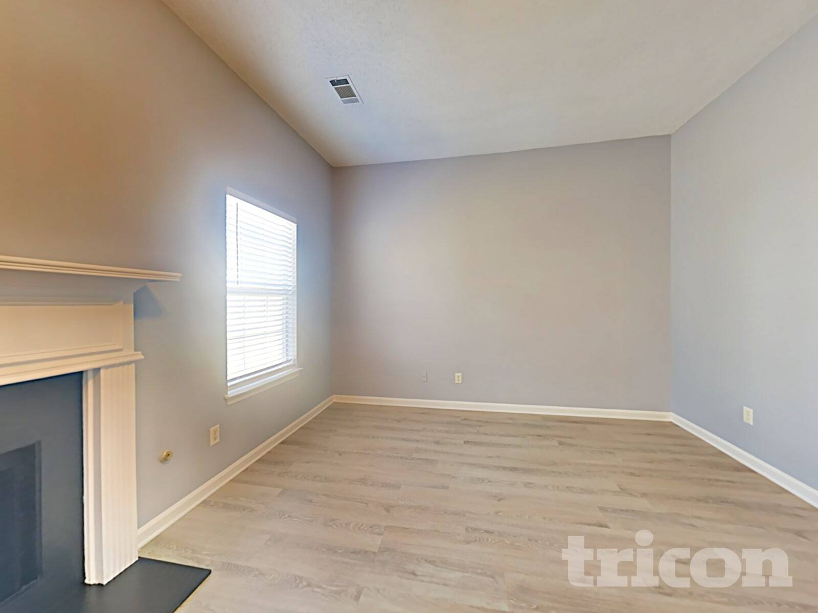 Building Photo - 1100 Village Oaks