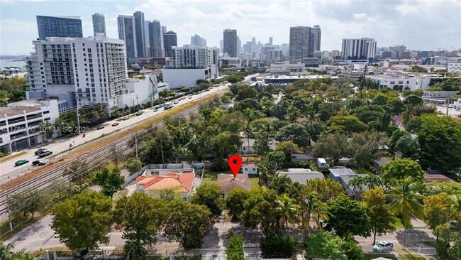 Building Photo - 260 NE 45th St