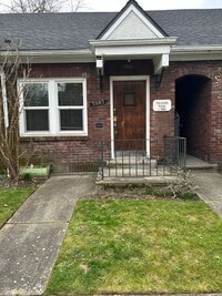 Building Photo - Renovated 1BD/1BA in charming brick cottages