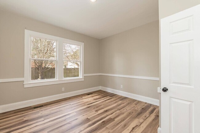 Building Photo - Gorgeous Three Bedroom Home!