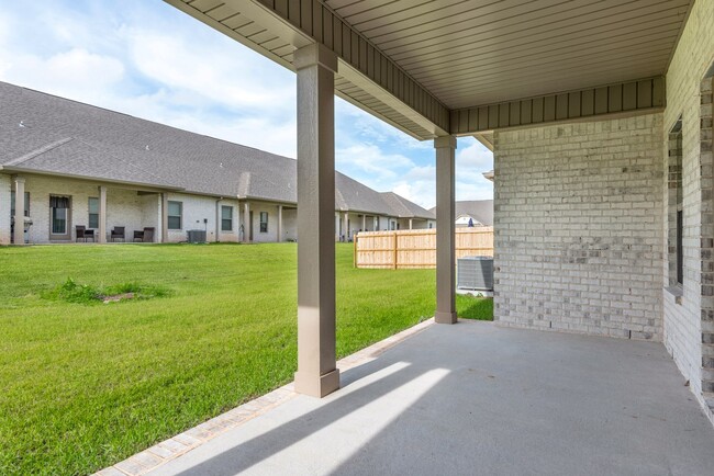 Building Photo - Beautiful 3-Bedroom Townhome