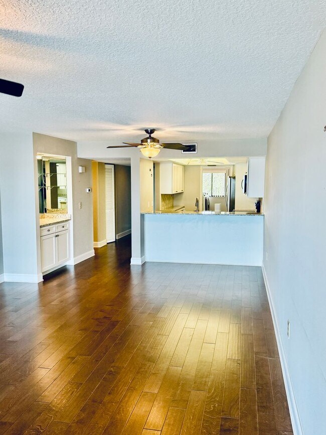 Building Photo - 250 S Sykes Creek Pkwy