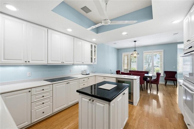 Building Photo - 515 5th Ave NE