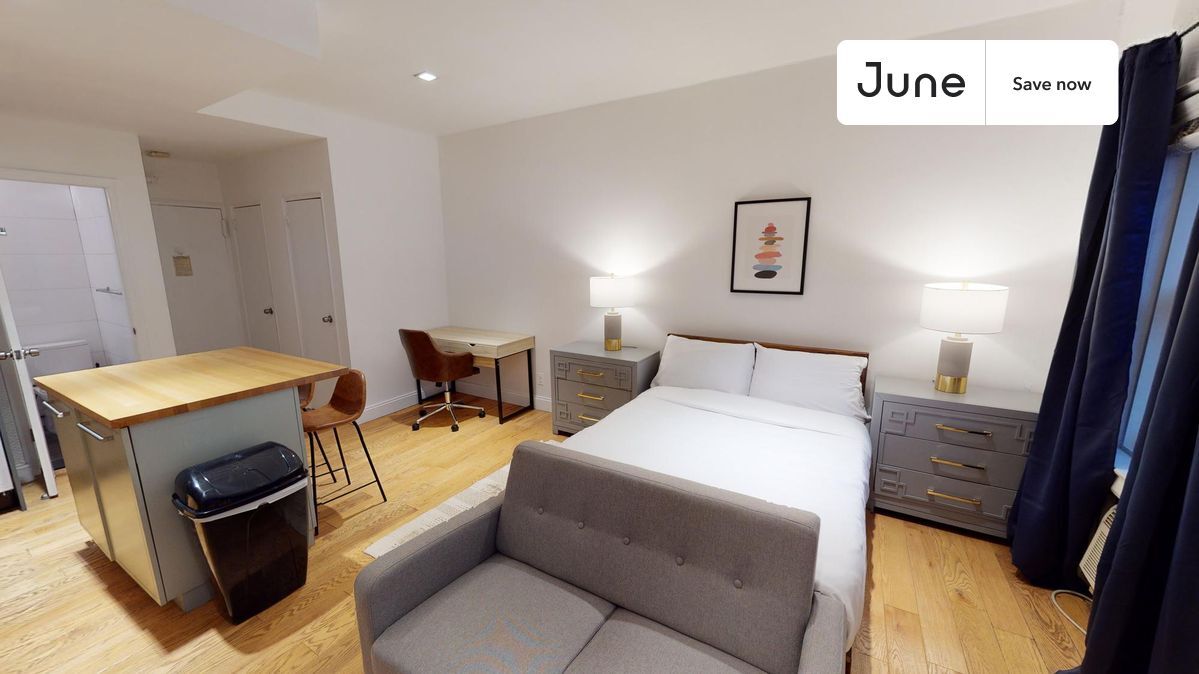 Building Photo - 491 W 22nd St