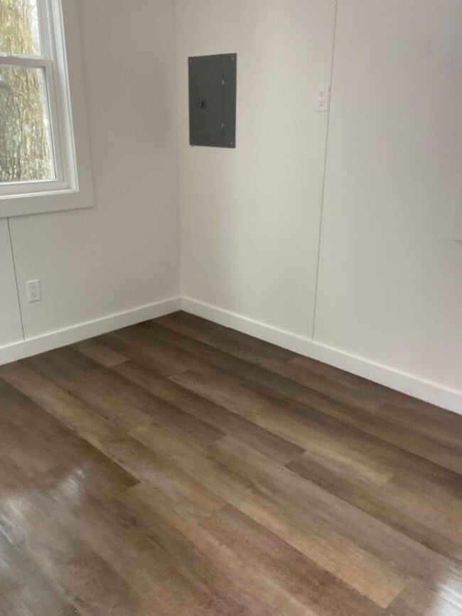 Building Photo - 2015 Union School Rd SW