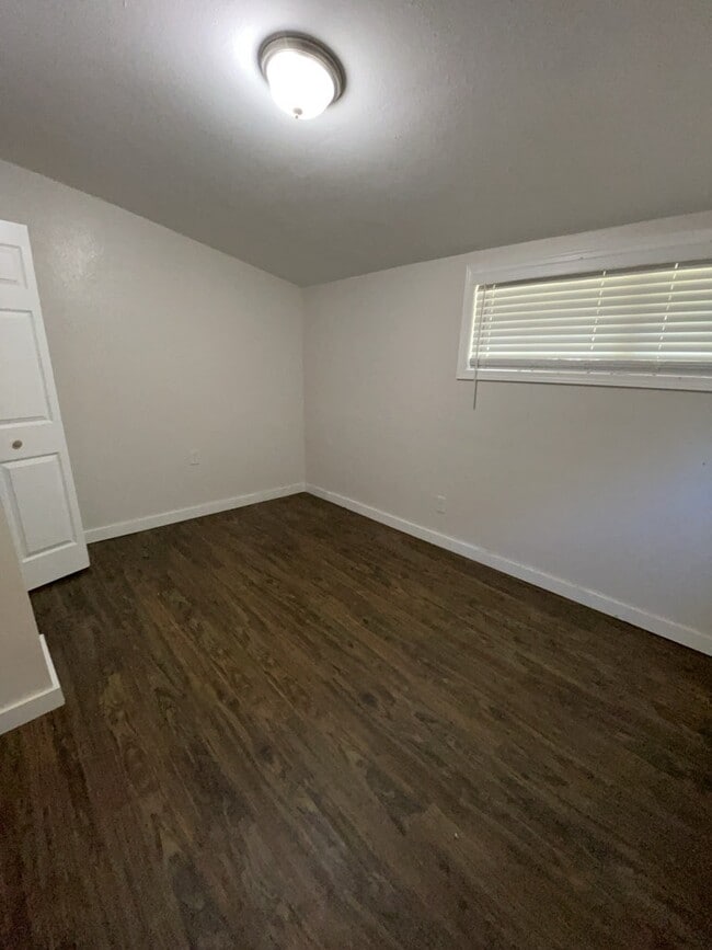 Building Photo - 2469 Belvedere Dr
