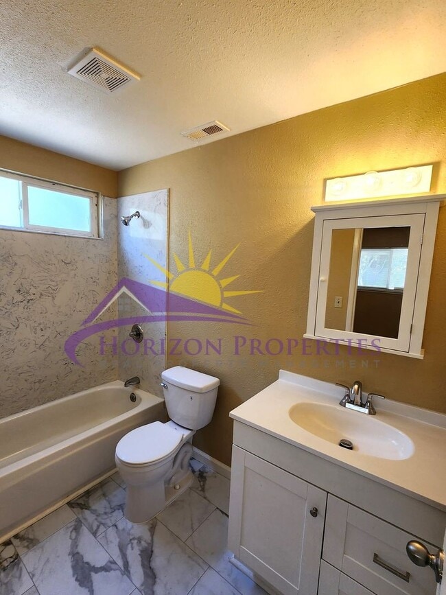 Building Photo - Open 4 Bed 2 Bath 1,660 Sq. Ft. in Citrus ...