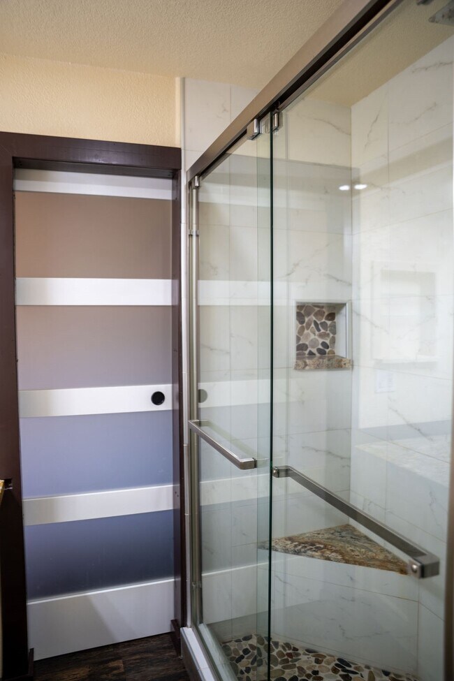 Building Photo - 6482 Alisa Ln