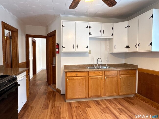 Building Photo - 415 Litchfield St