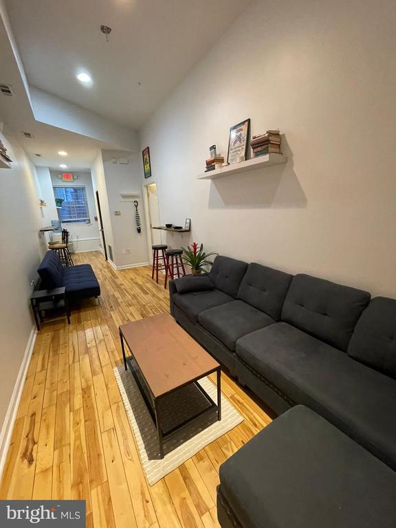 Primary Photo - 217 W Girard Ave