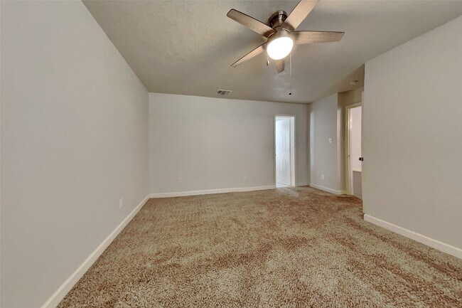 Building Photo - 40 Rockfern Rd