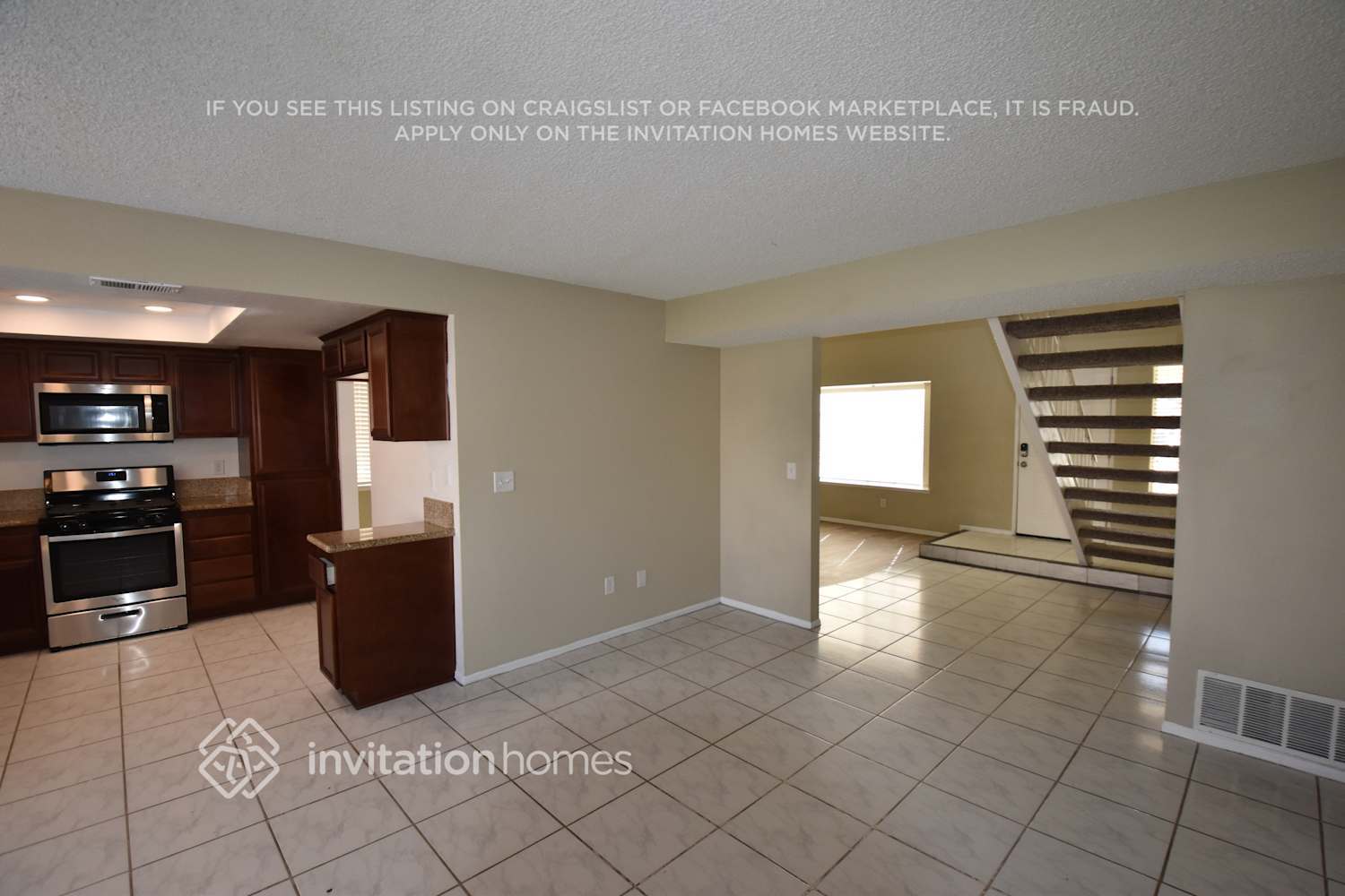 Building Photo - 1101 Oakwood Ave