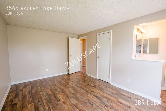 Building Photo - 3565 Valley Lake Dr