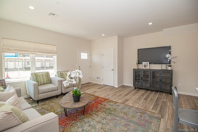 Building Photo - 201 Ashley Ct