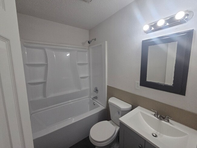 Building Photo - Beautiful 3 bed 1 bath house