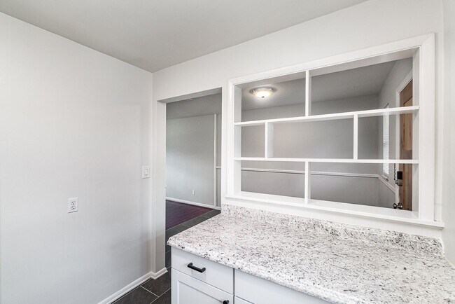 Building Photo - 7204 Longfield Dr
