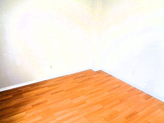 Building Photo - 10405 Ashwood Dr