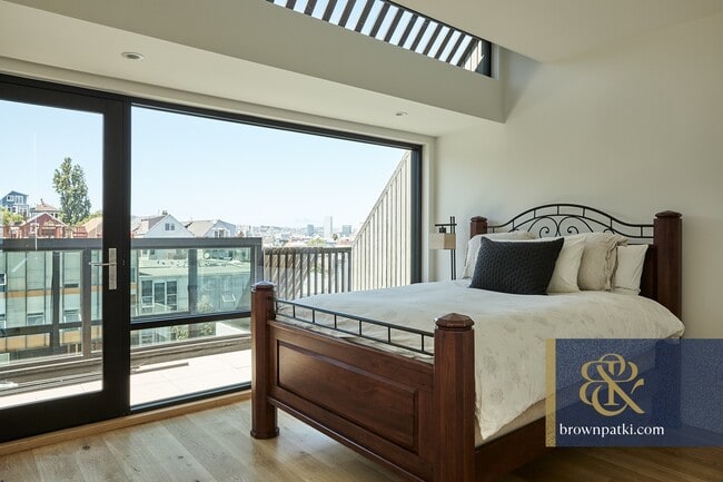 Building Photo - 335 Pennsylvania Ave