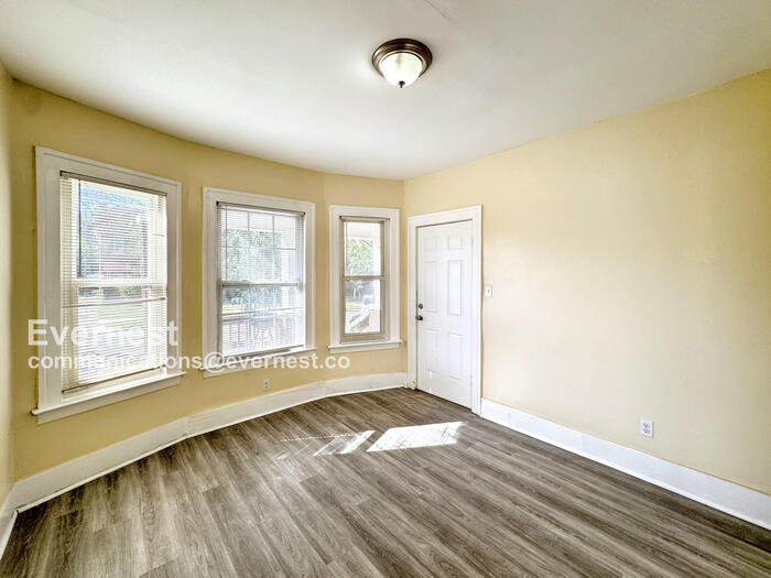 Building Photo - 5054 Linsdale St