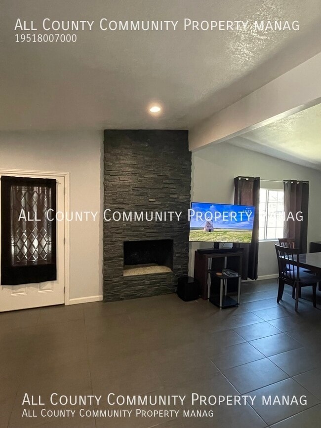 Building Photo - 16334 Lawnwood St