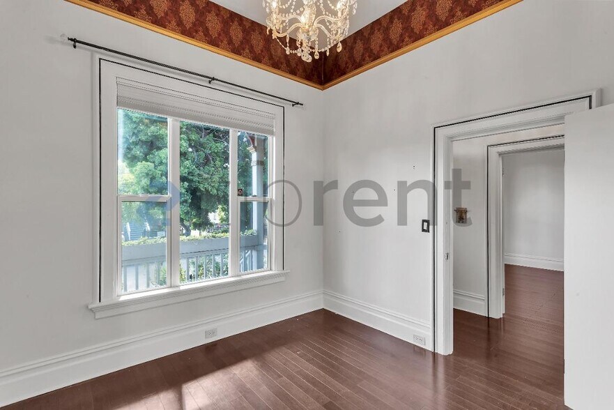 Building Photo - Unit 1005