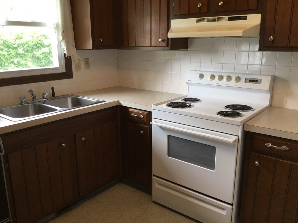 Building Photo - 6360 Princess Dr