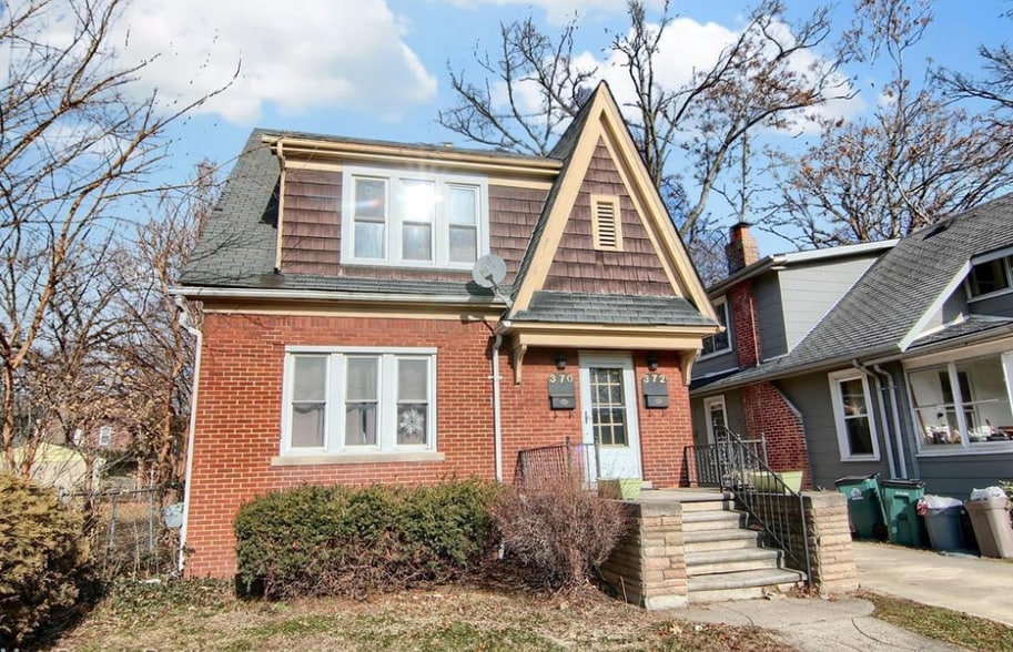 Building Photo - 372 W Bennett Ave