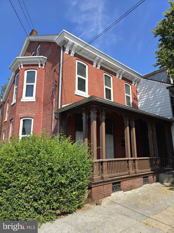 Building Photo - 1017 Chestnut St