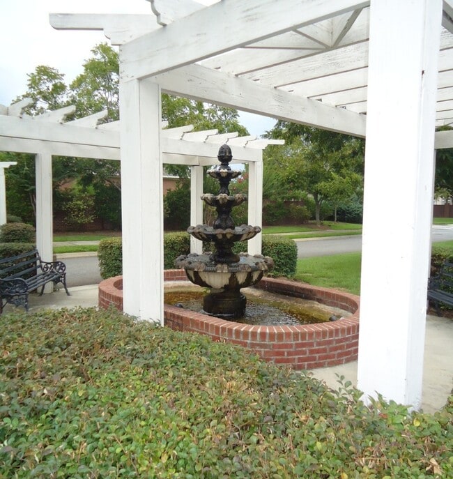 Building Photo - 203 Lancaster Ln