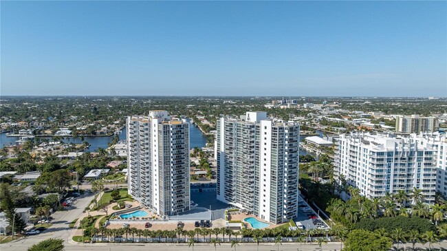 Building Photo - 2715 N Ocean Blvd