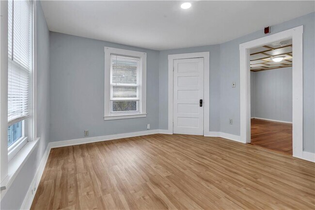 Building Photo - 244 Paradis Ave