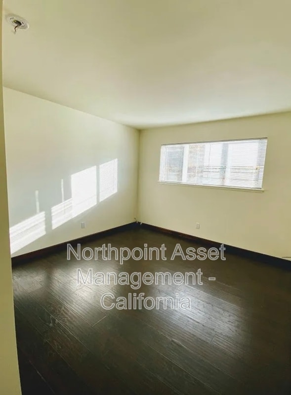 Building Photo - 1229 Jonas Ave