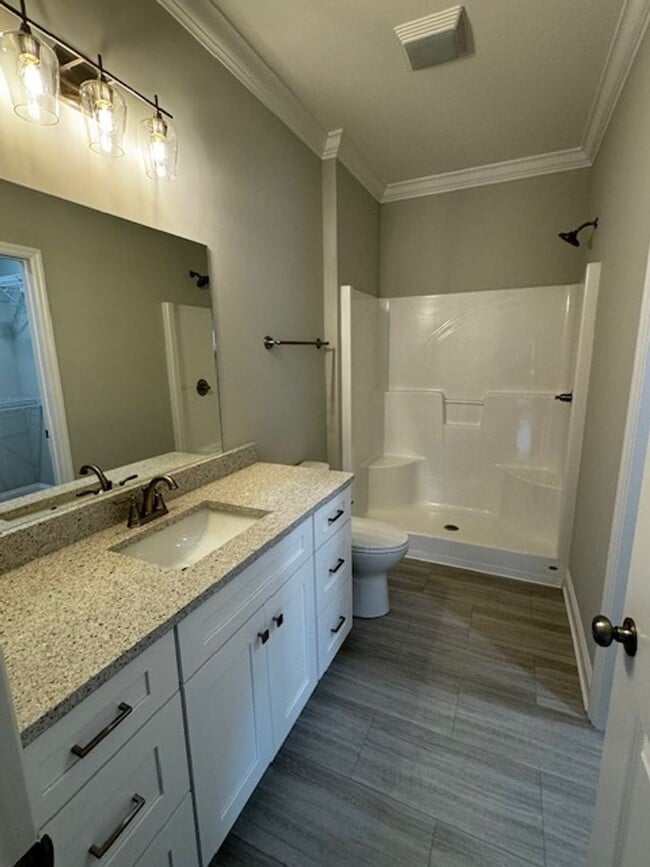 Building Photo - *COMING SOON* New 2 Bed 2 Bath townhouse