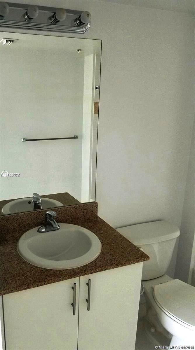 Building Photo - 1871 NW S River Dr