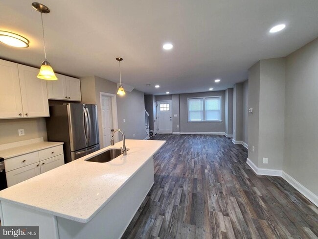 Building Photo - 4715 Dartford Ave