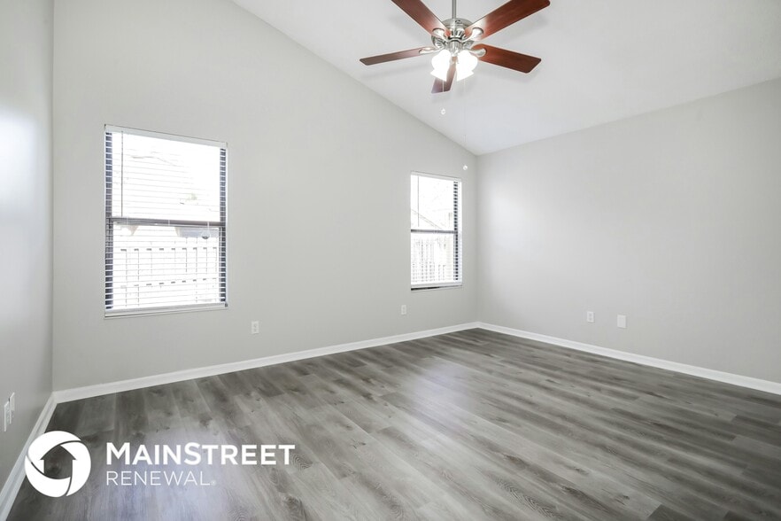 Building Photo - 9847 Paddlewheel Dr W