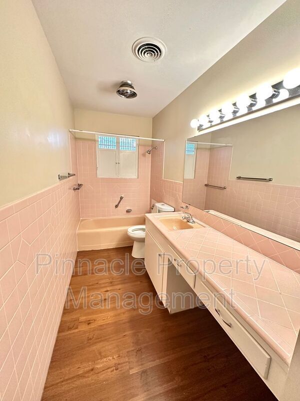 Building Photo - 2913 Oak Forest Dr