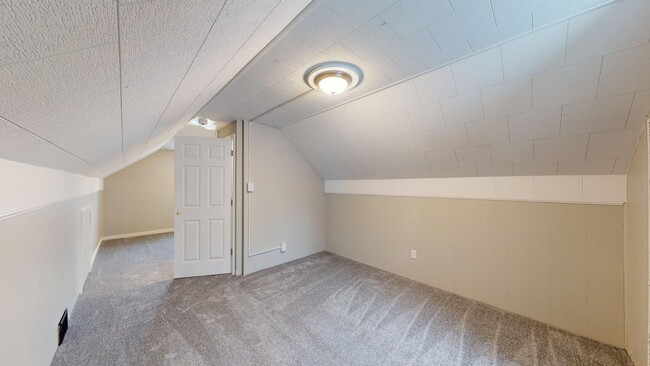 Building Photo - Old Brooklyn - 3 Bedroom Single Family Home