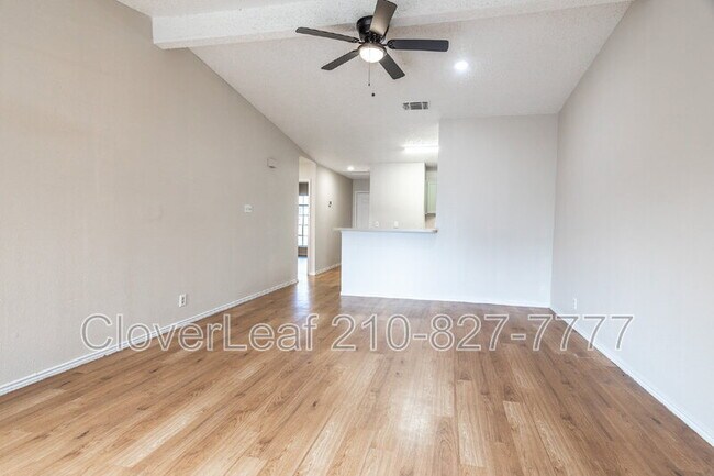 Building Photo - 5528 Lochmoor