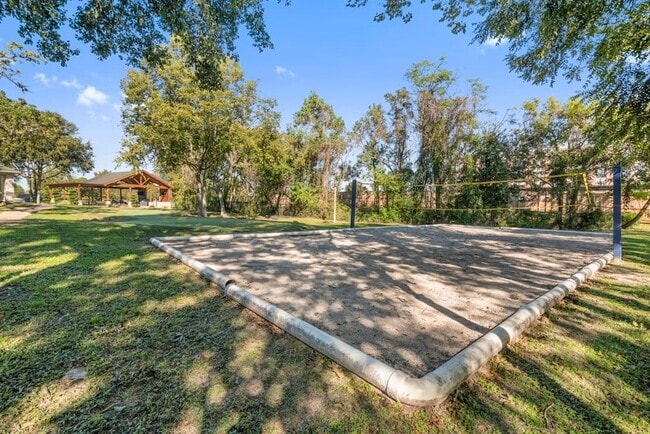 Building Photo - 3101 Vista Dr