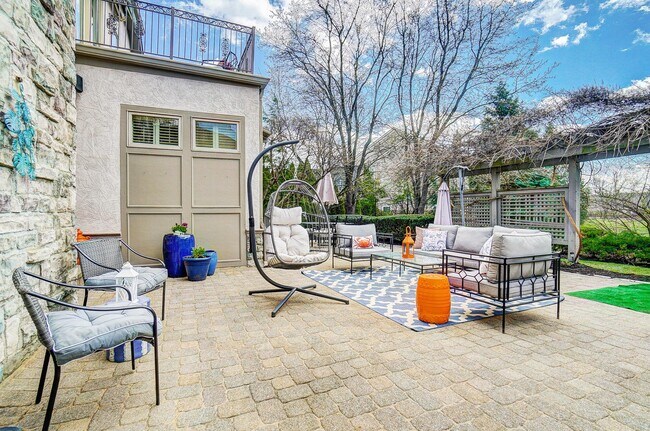 Building Photo - 6655 Traquair Pl