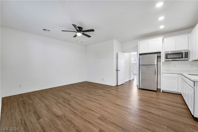 Building Photo - 1611 Dire Wolf Ave